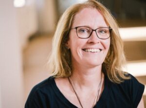 Ruth Mayr, Schreibtrainerin und Coworkerin in der PostWerkStatt